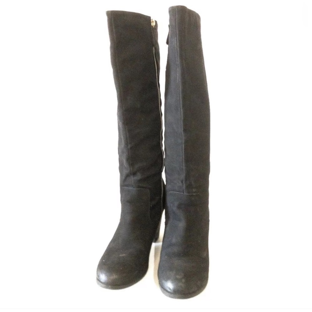 Women’s black boot with heel and zipper size 8.5